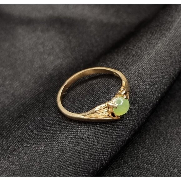Vintage 14K Solid Gold Ring With Jade Gemstone Size 7 Elegant Delicate Jewelry - Picture 4 of 4